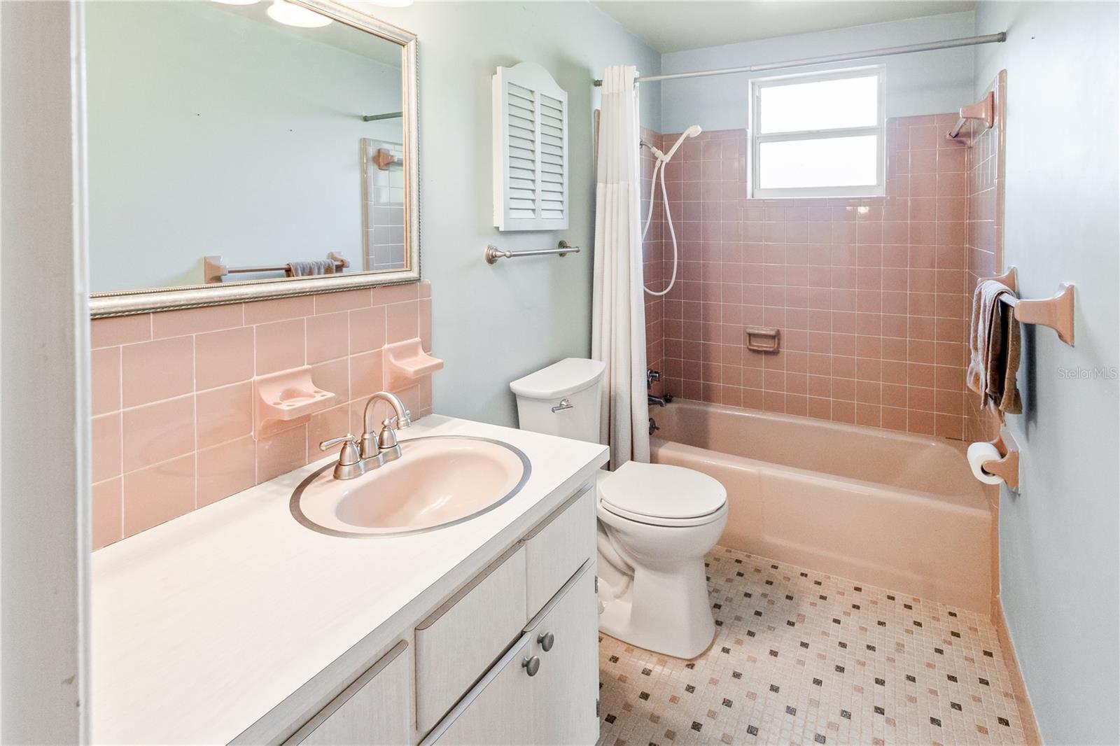 Image 23 of 39 For 630 Country Club Drive