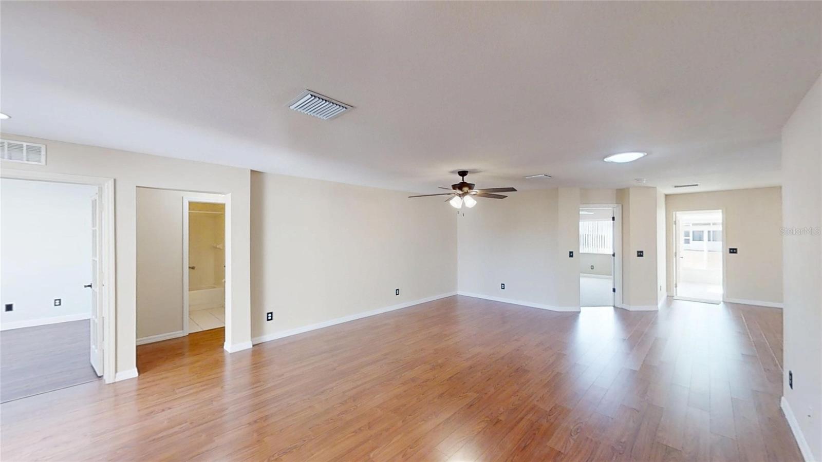 Image 4 of 27 For 9761 90th Street