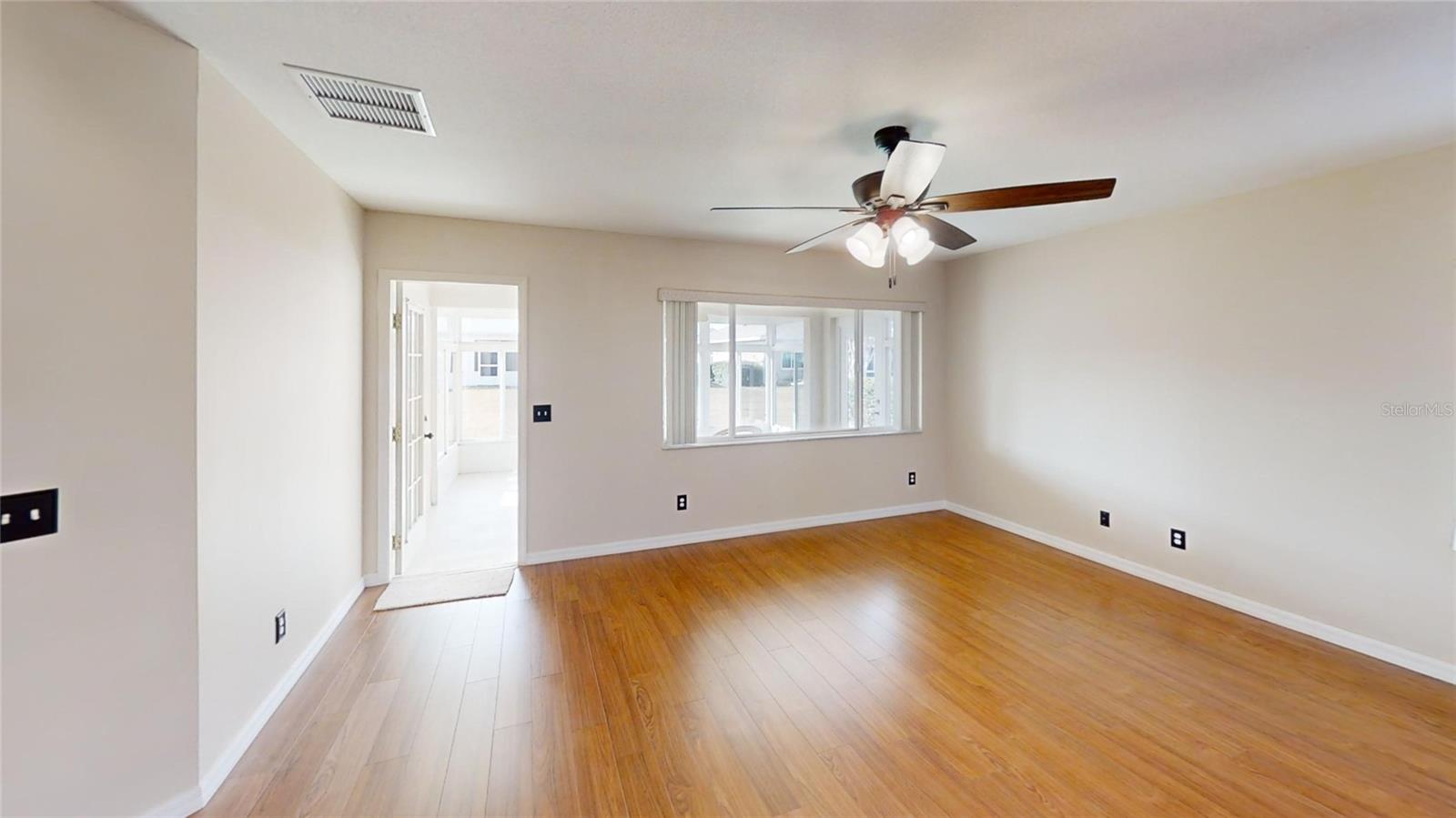 Image 6 of 27 For 9761 90th Street