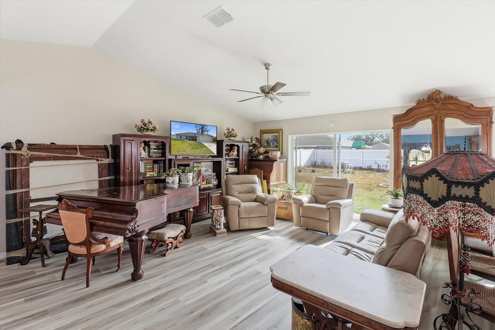 Image 14 of 44 For 17636 114th Street