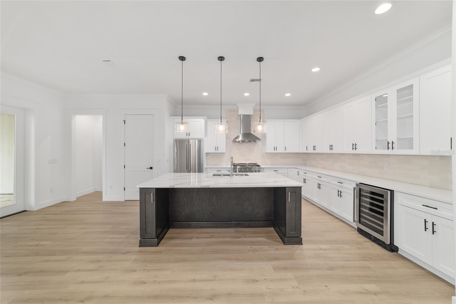 Listing photo id 14 for 5775 43rd Place