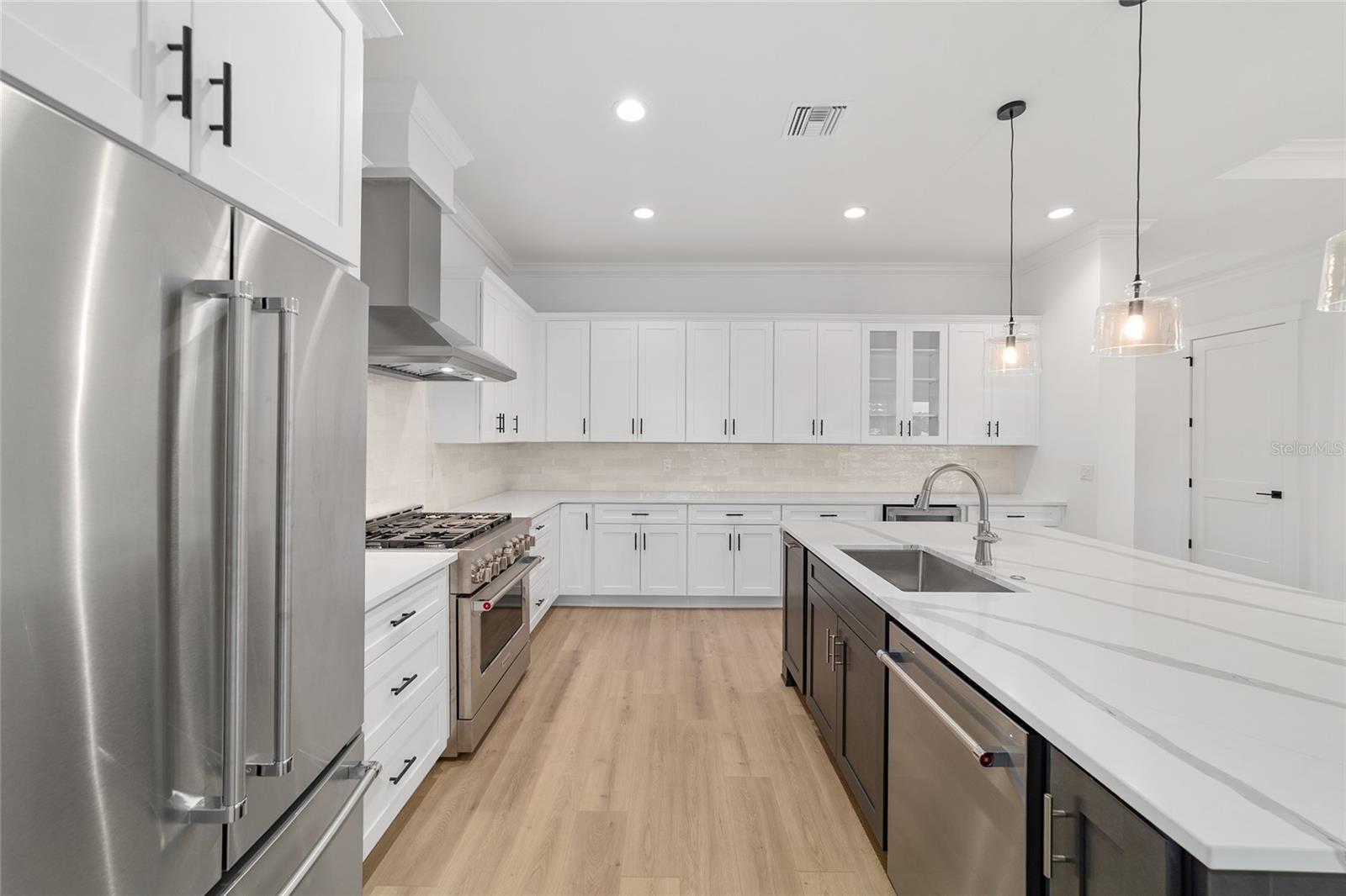 Listing photo id 16 for 5775 43rd Place