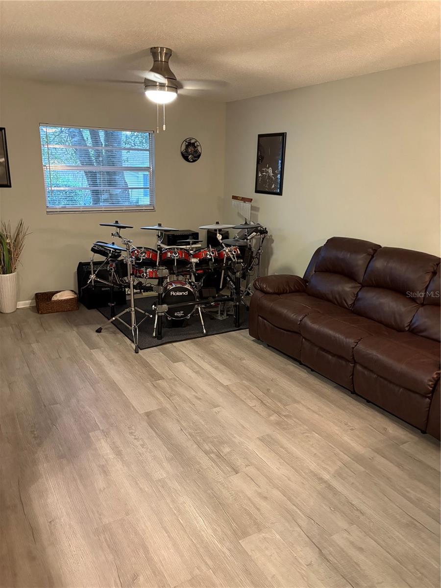 Image 6 of 16 For 8980 93rd Lane C