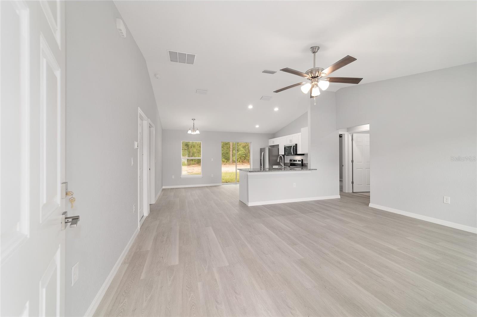 Image 11 of 44 For 20926 Robin Drive