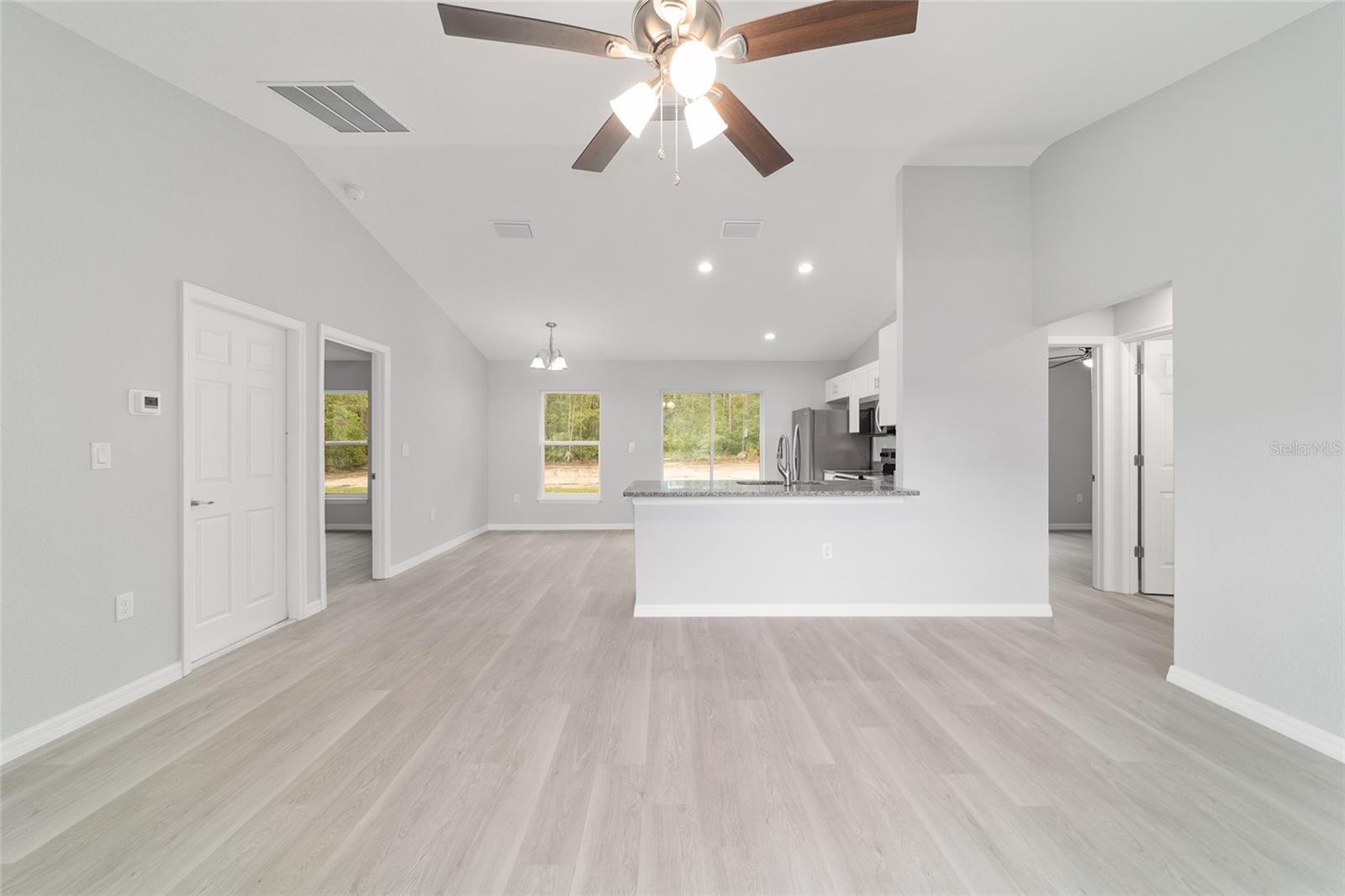 Image 13 of 44 For 20926 Robin Drive