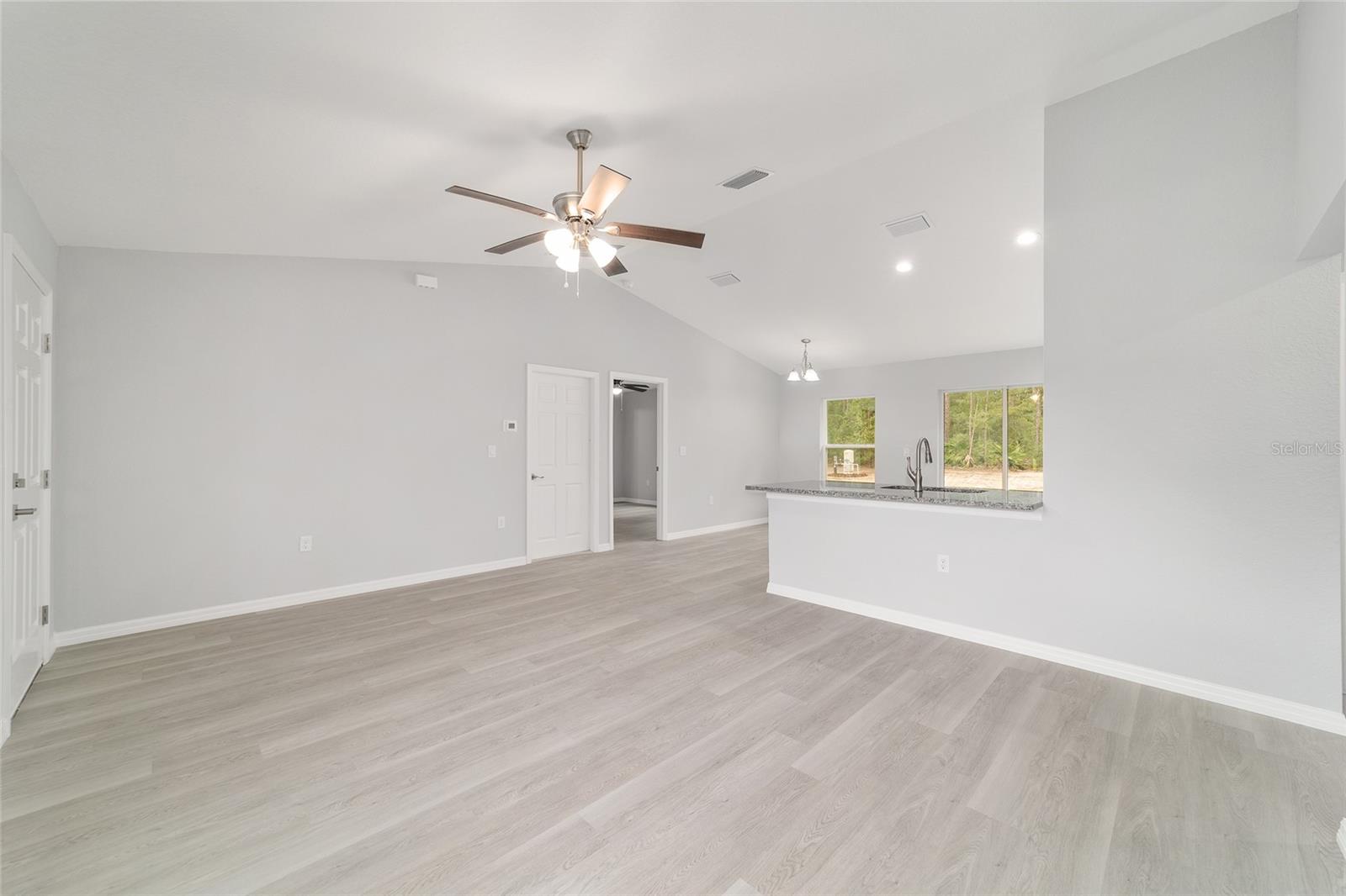 Image 14 of 44 For 20926 Robin Drive