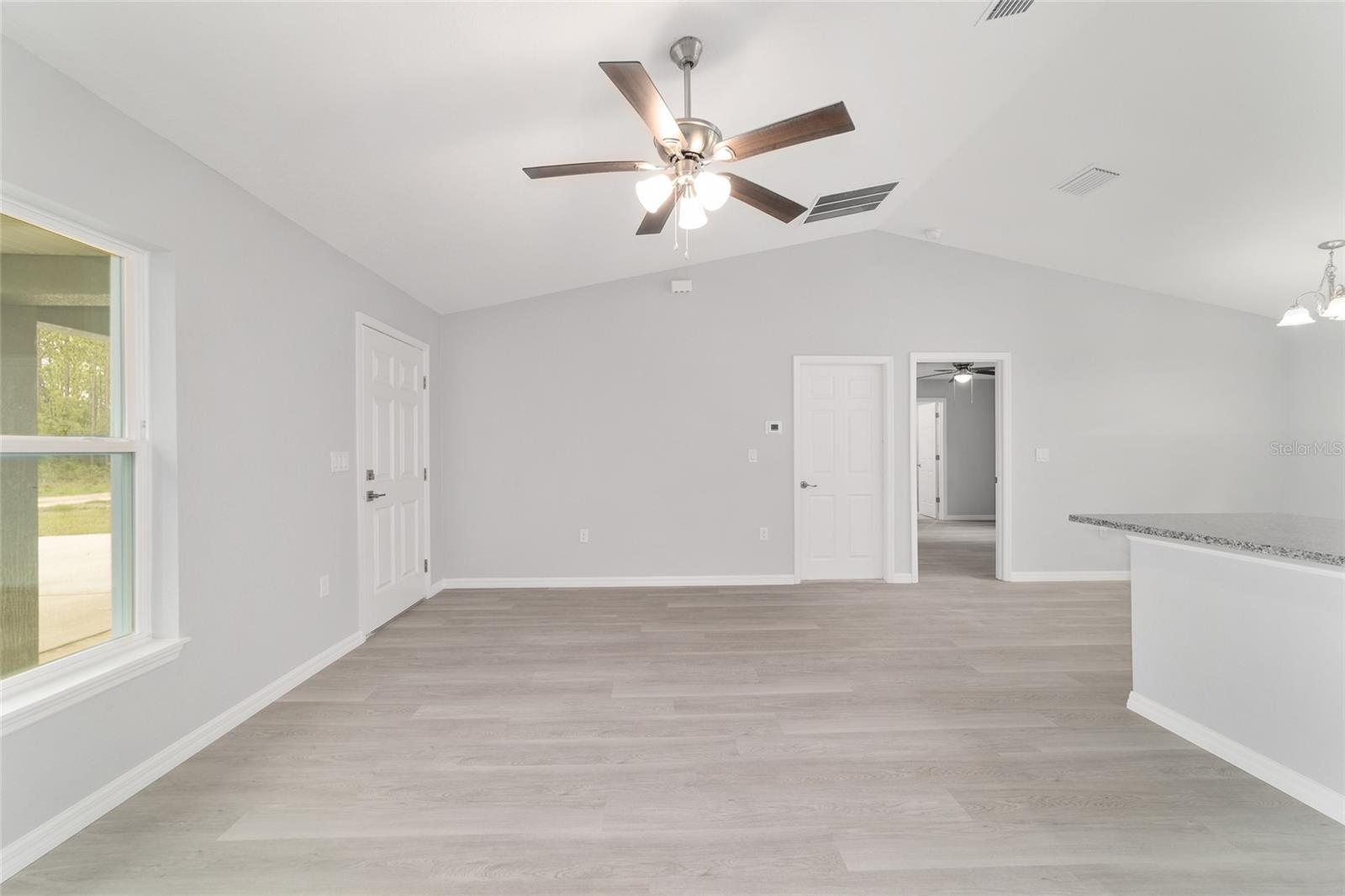 Image 15 of 44 For 20926 Robin Drive