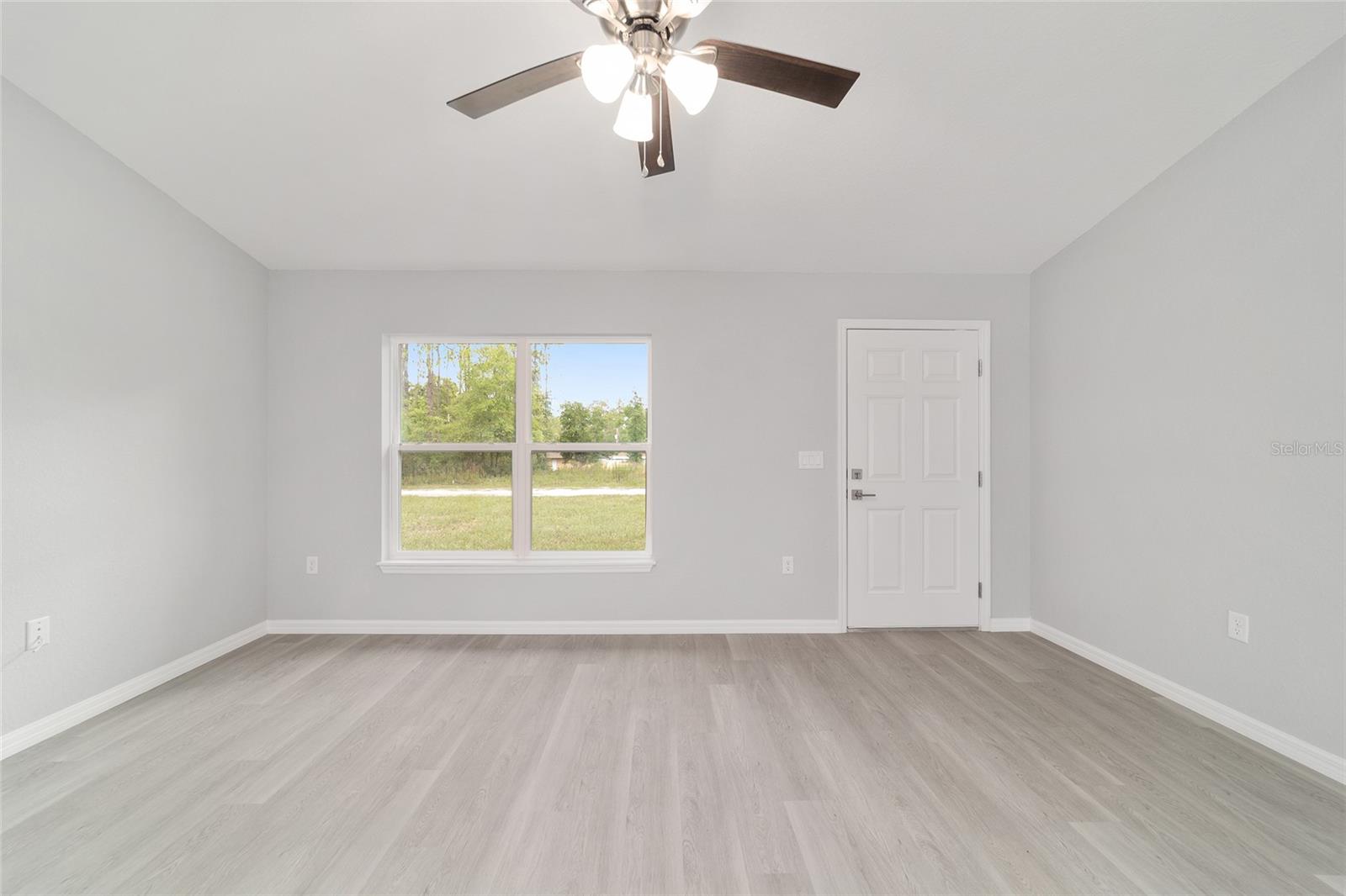 Image 17 of 44 For 20926 Robin Drive