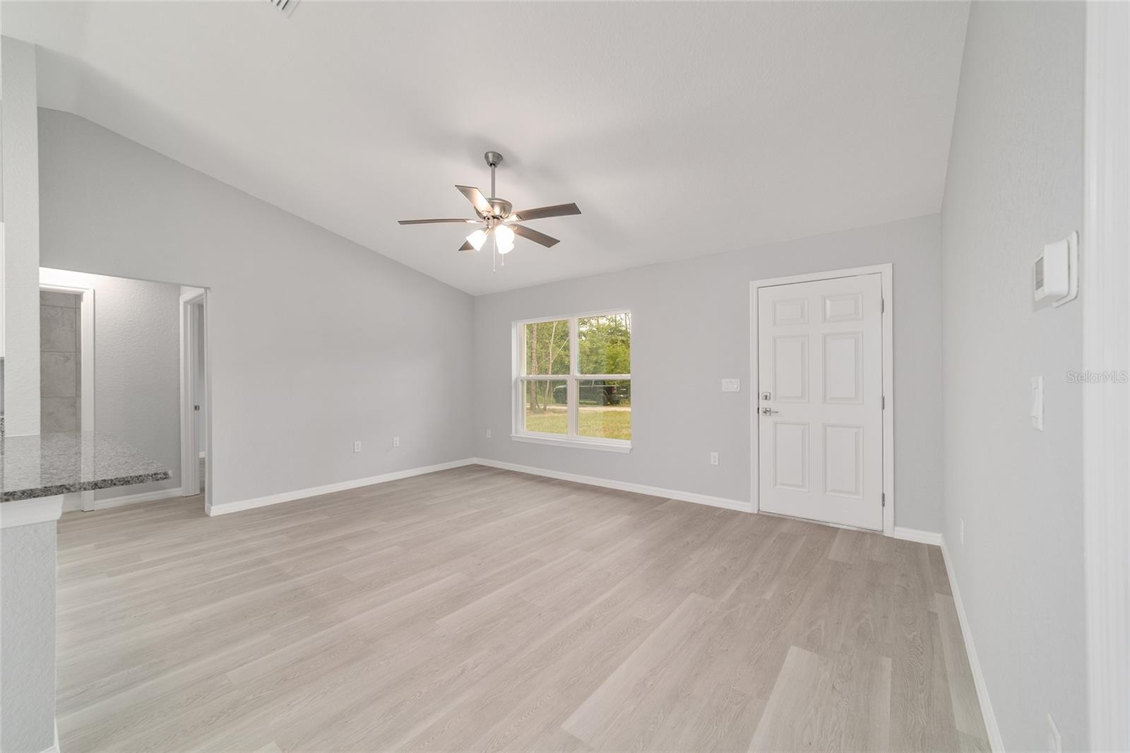 Image 18 of 44 For 20926 Robin Drive