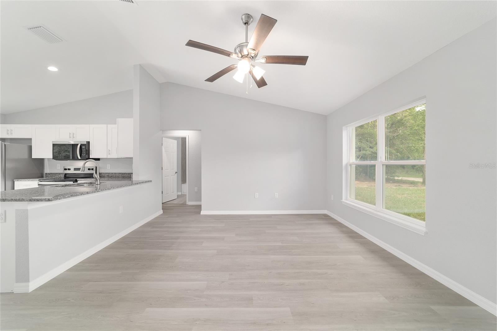 Image 19 of 44 For 20926 Robin Drive