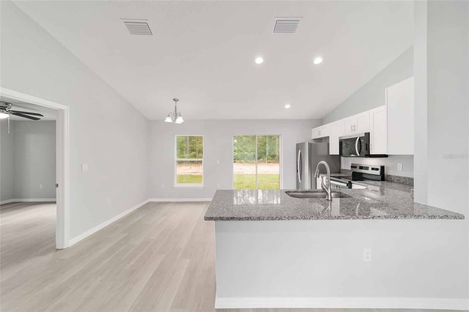 Image 21 of 44 For 20926 Robin Drive