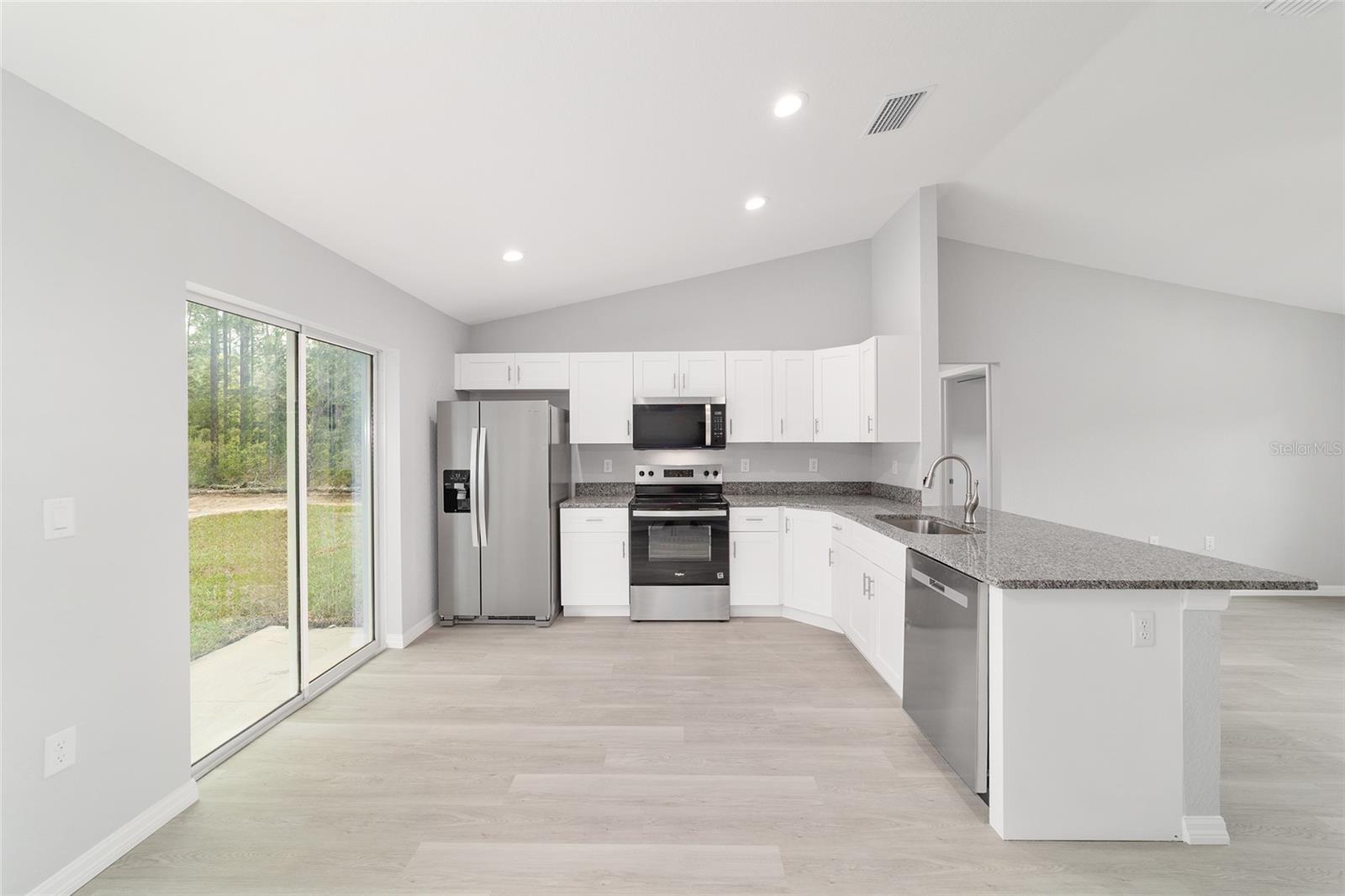 Image 22 of 44 For 20926 Robin Drive