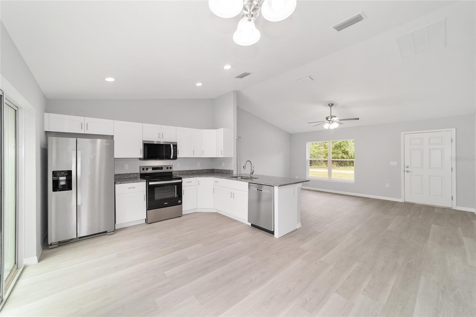 Image 23 of 44 For 20926 Robin Drive