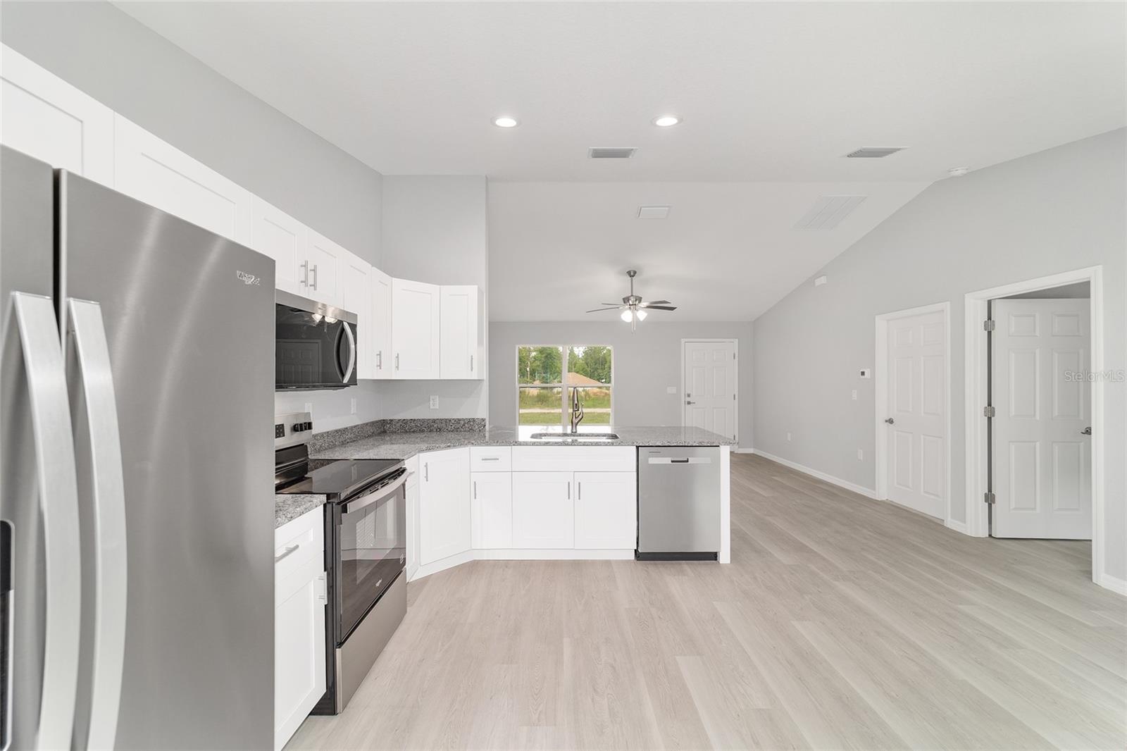 Image 24 of 44 For 20926 Robin Drive