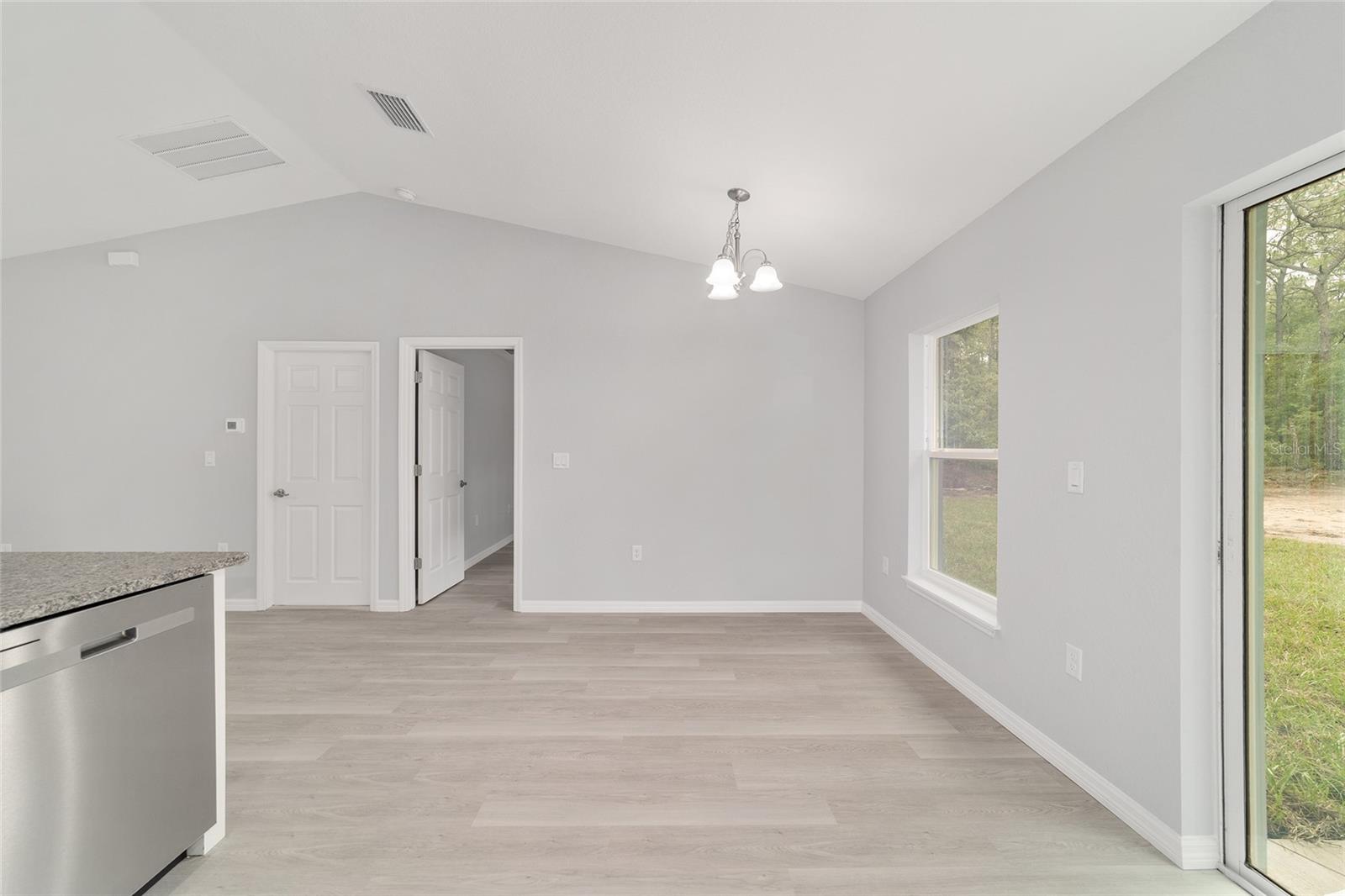 Image 25 of 44 For 20926 Robin Drive