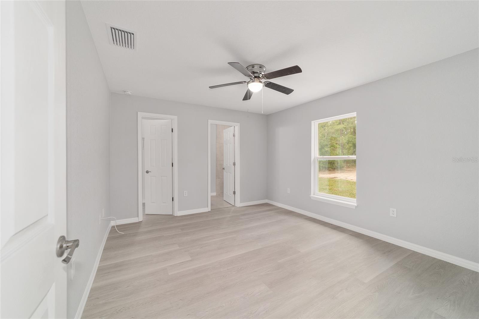 Image 27 of 44 For 20926 Robin Drive