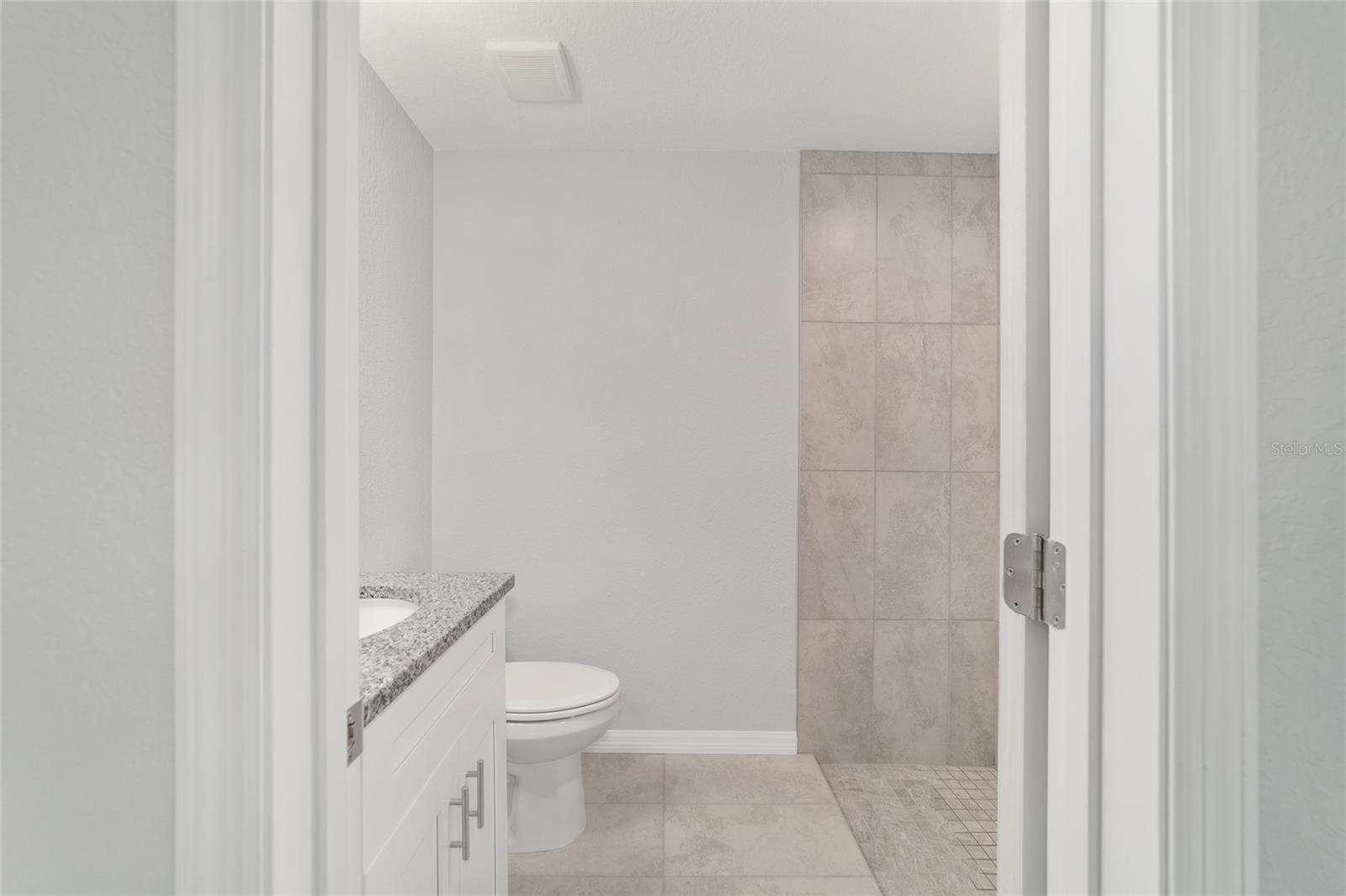 Image 30 of 44 For 20926 Robin Drive