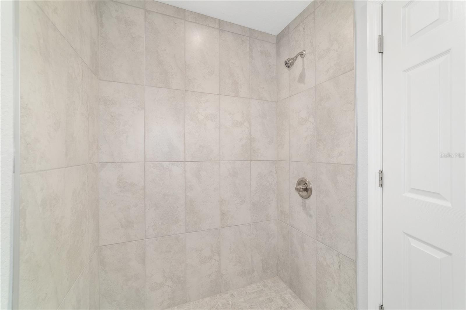 Image 32 of 44 For 20926 Robin Drive