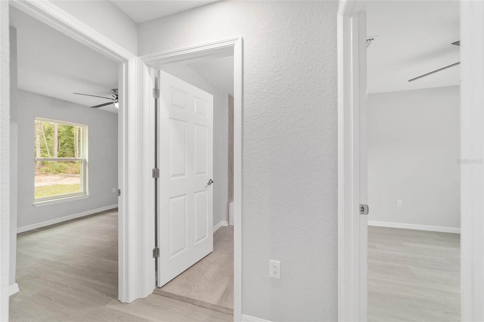 Image 34 of 44 For 20926 Robin Drive