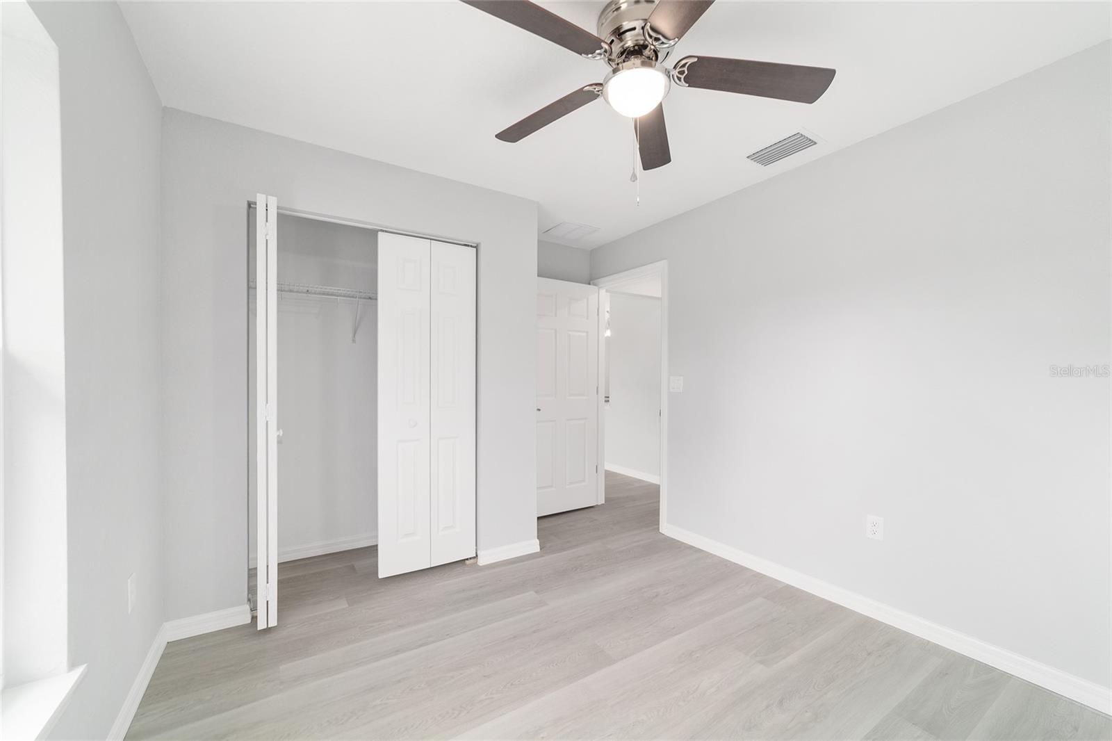 Image 37 of 44 For 20926 Robin Drive