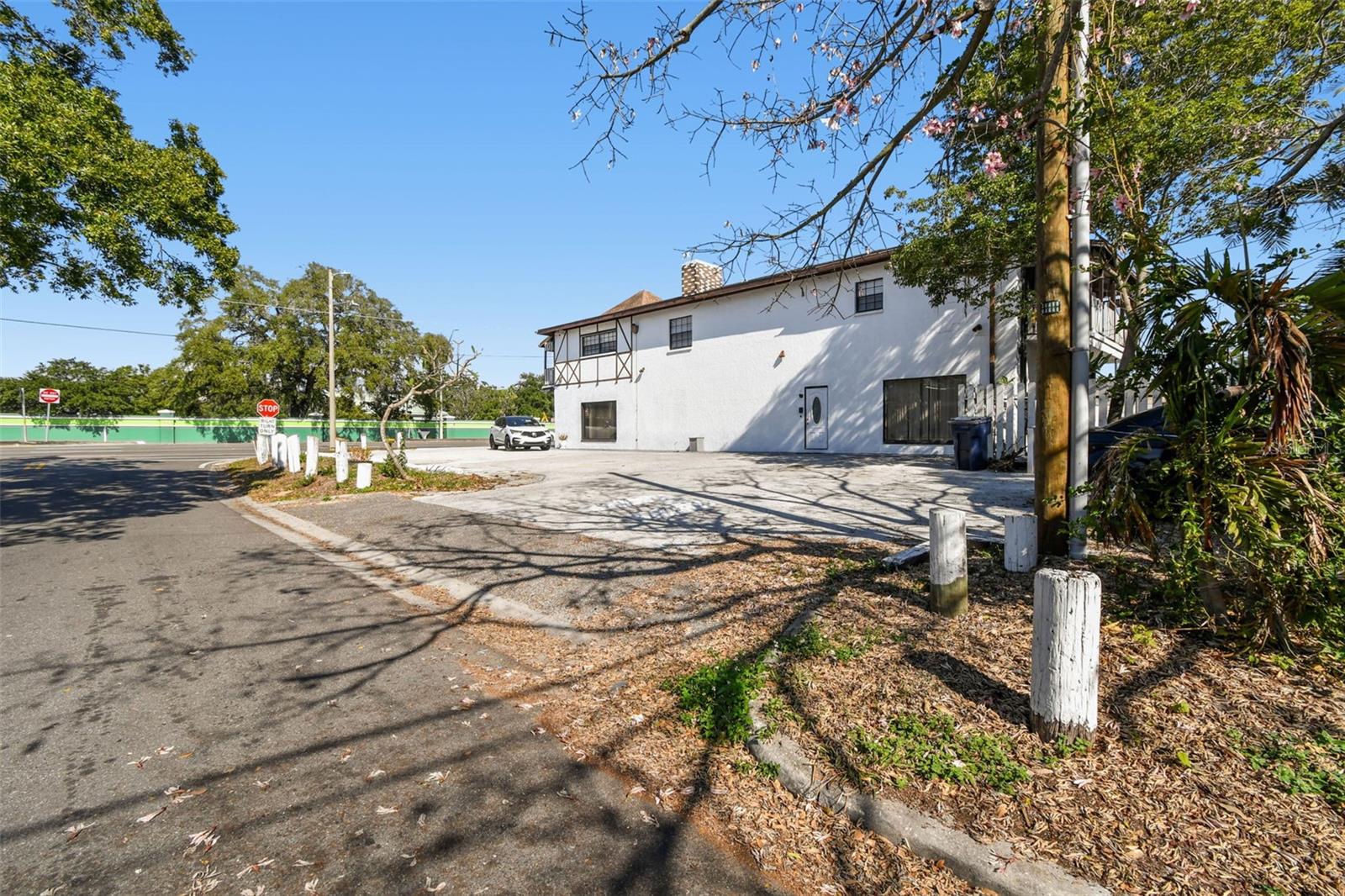 Image 4 of 34 For 3601 Busch Boulevard