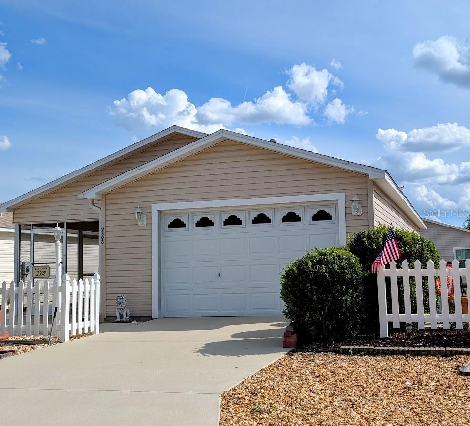 Image 3 of 18 For 2598 Hialeah Avenue