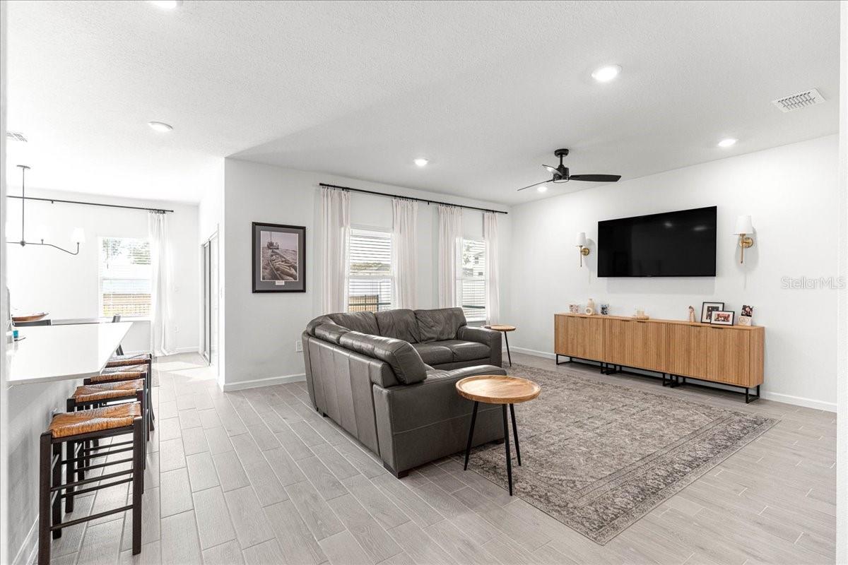 Image 7 of 70 For 3278 38th Lane