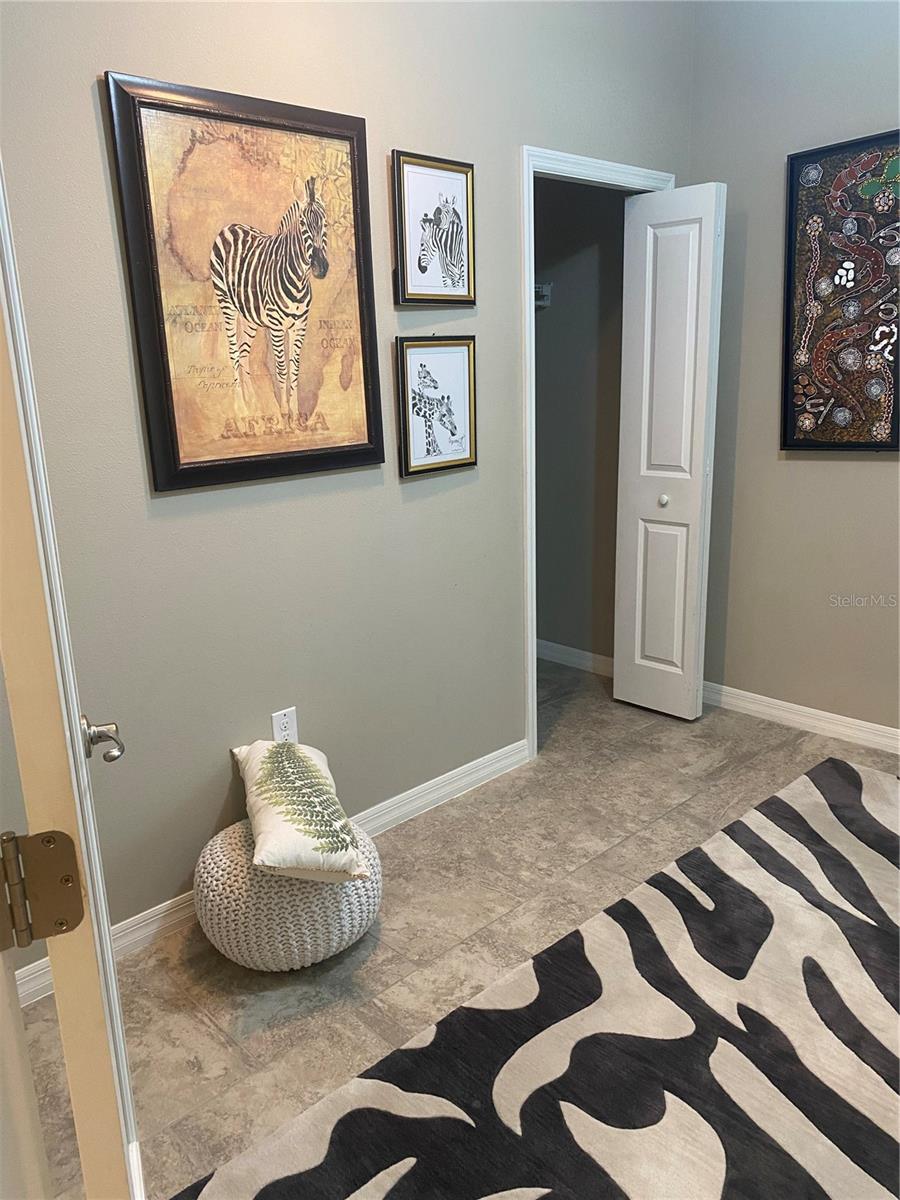 Image 11 of 18 For 9839 99th Loop