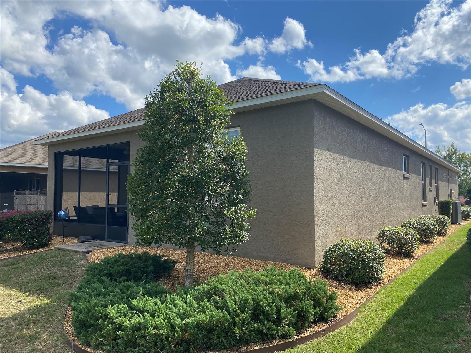 Image 3 of 18 For 9839 99th Loop