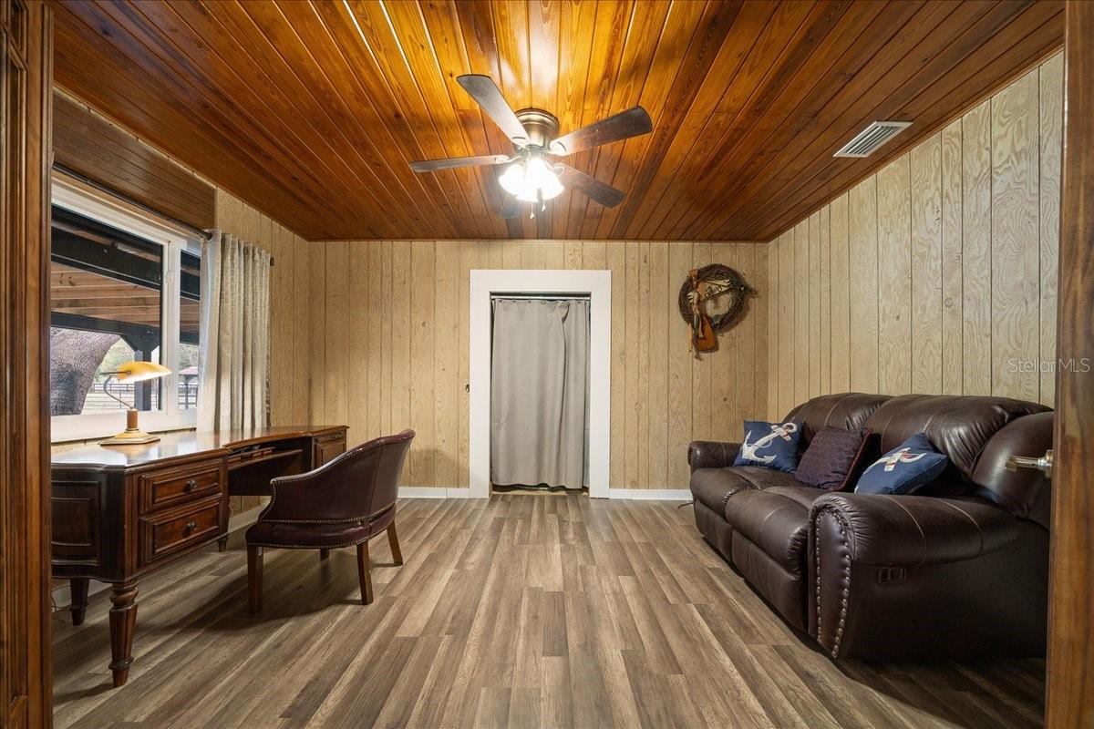 Image 23 of 51 For 7380 86th Lane