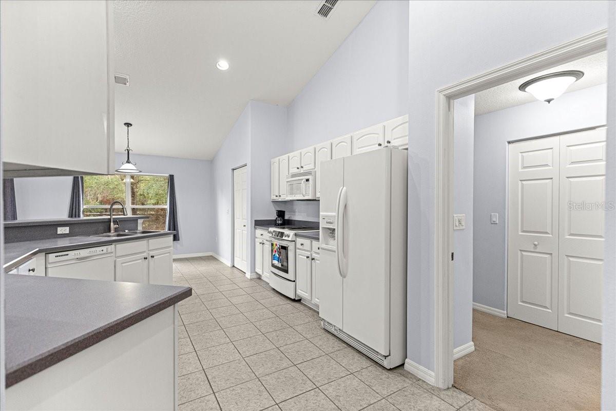 Image 14 of 62 For 21595 84th Loop