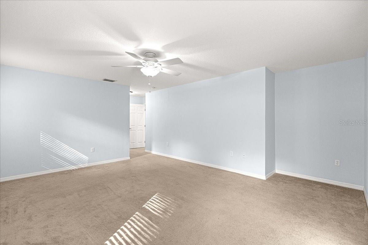 Image 32 of 62 For 21595 84th Loop