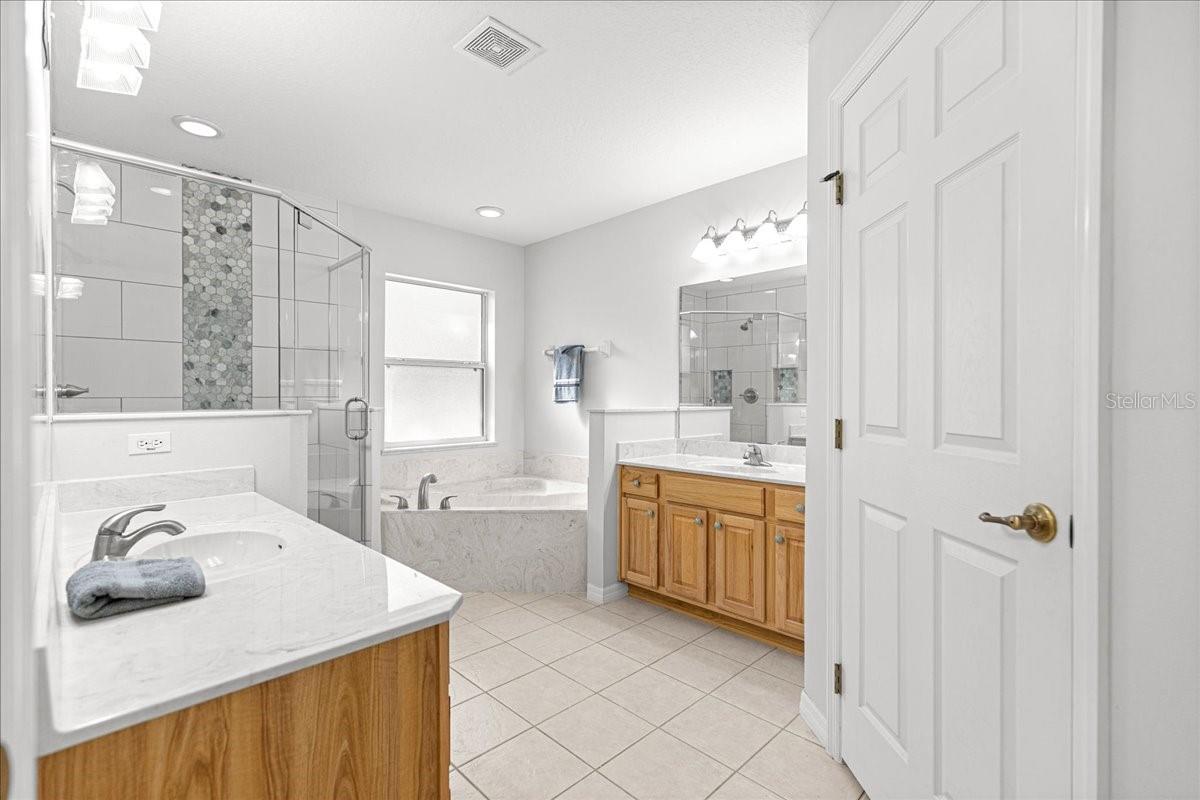 Image 35 of 62 For 21595 84th Loop