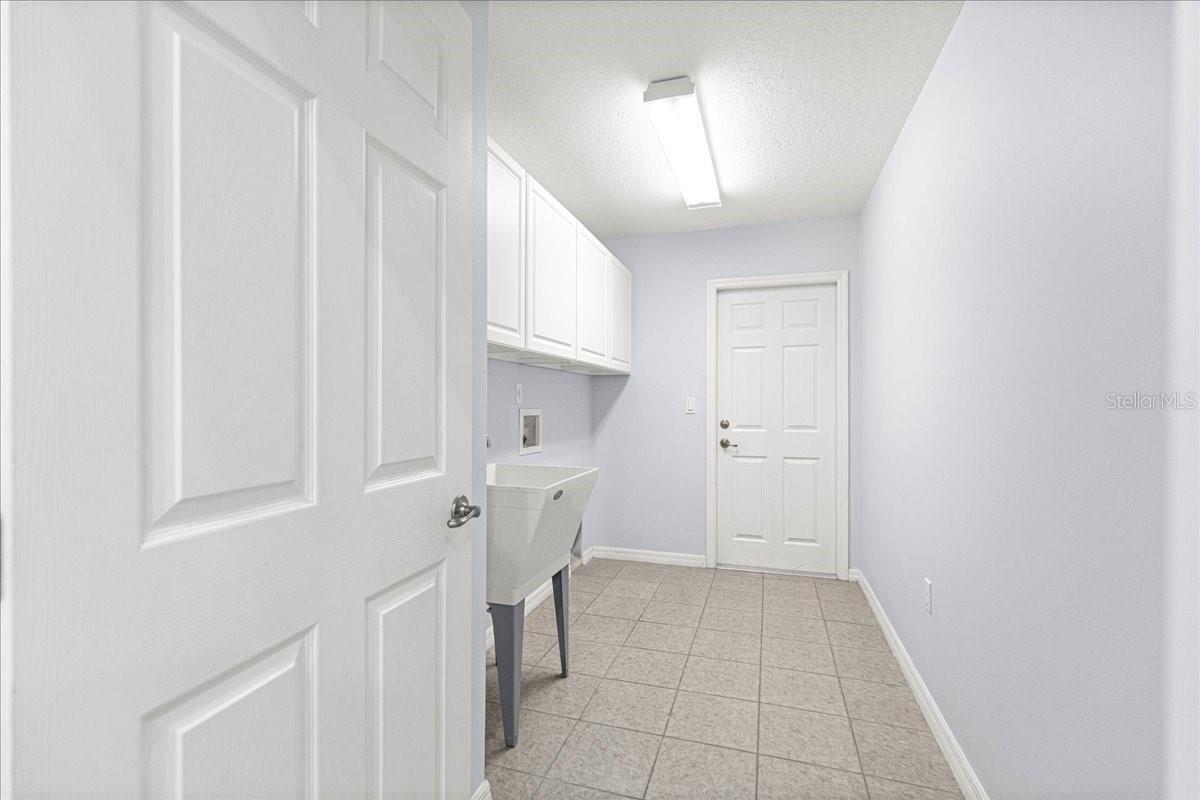 Image 39 of 62 For 21595 84th Loop