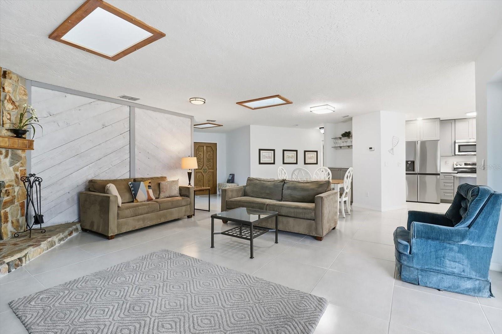 Image 18 of 79 For 11721 Riverhaven Drive