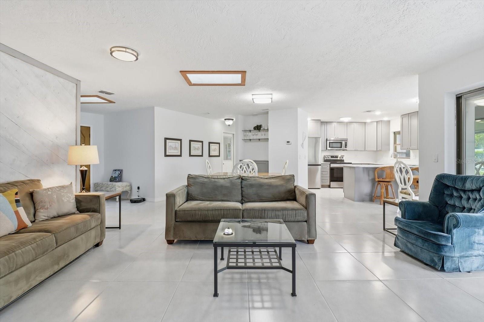 Image 19 of 79 For 11721 Riverhaven Drive