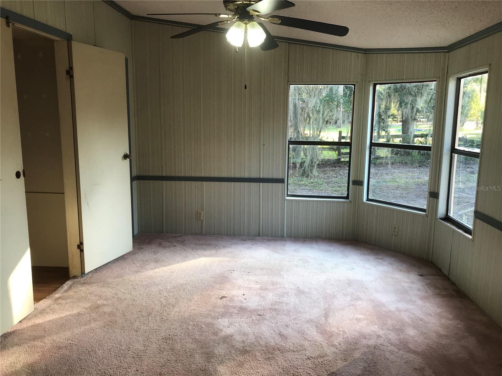 Image 18 of 32 For 11821 123rd Avenue