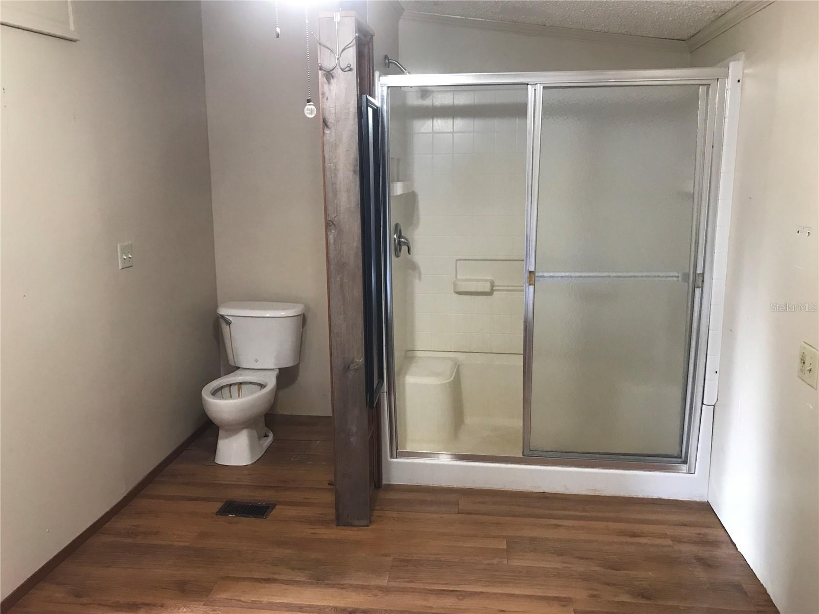 Image 21 of 32 For 11821 123rd Avenue