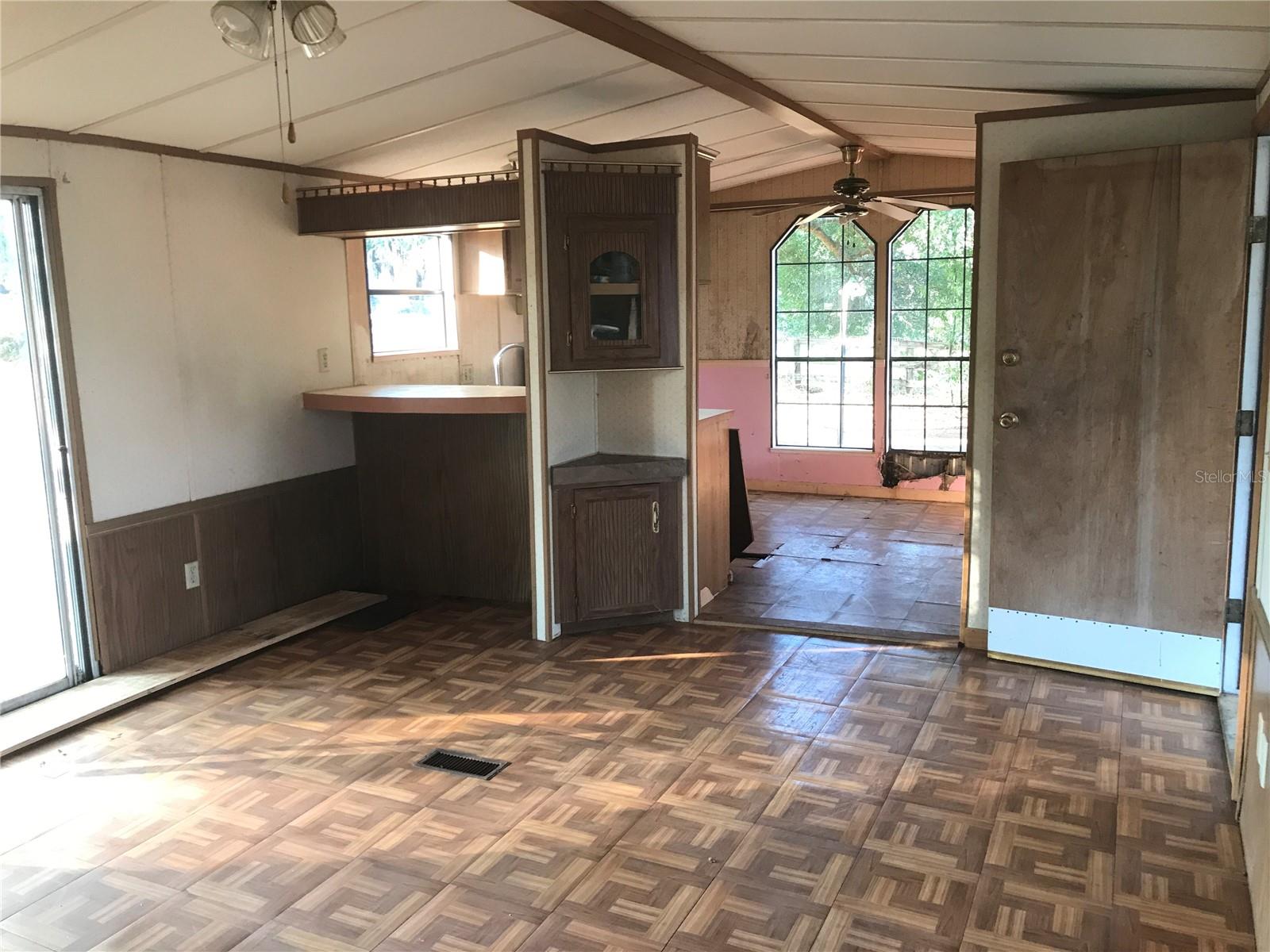 Image 24 of 32 For 11821 123rd Avenue