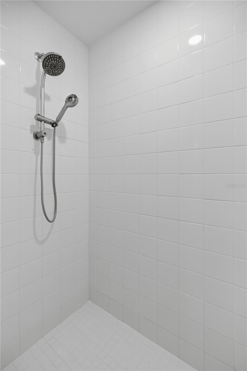 Image 18 of 33 For 4611 89th Street