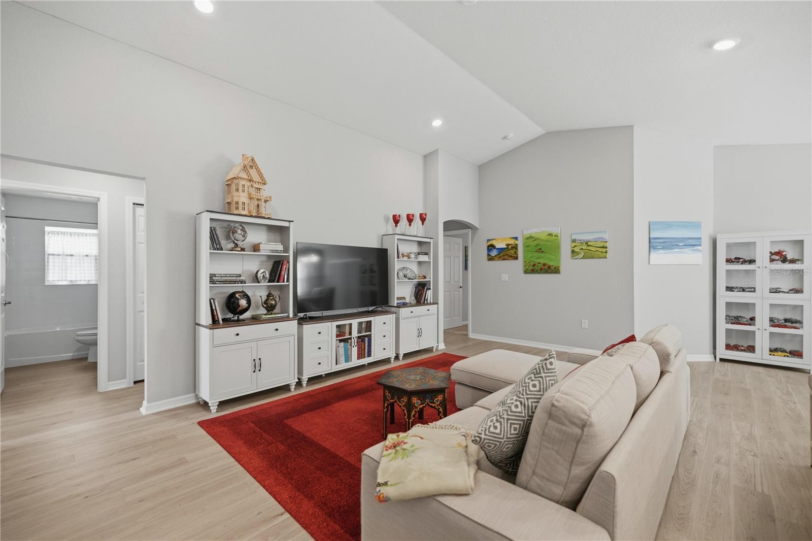 Image 5 of 33 For 4611 89th Street