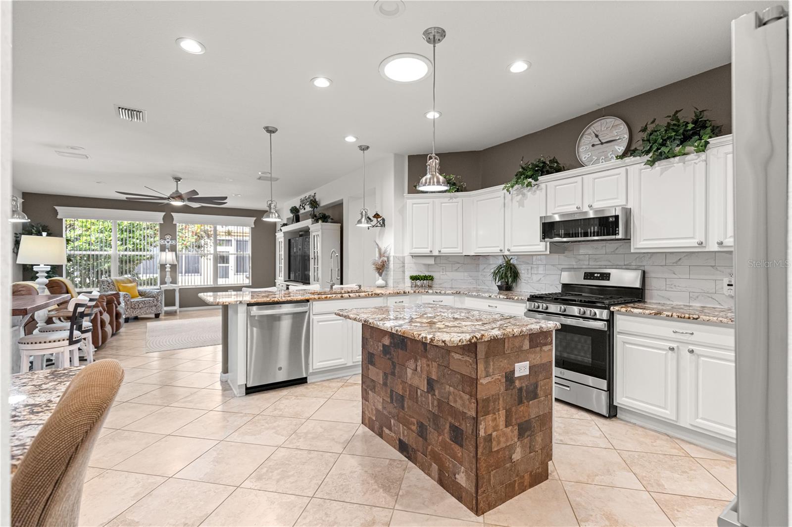 Image 6 of 73 For 13973 96th Circle