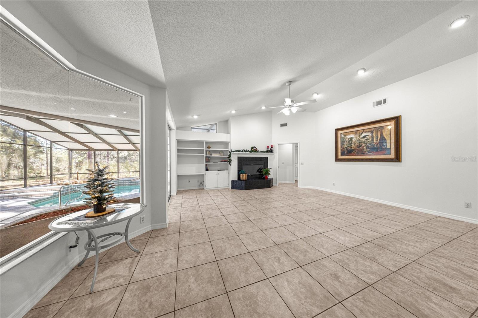 Listing photo id 12 for 9600 Holyoak Terrace