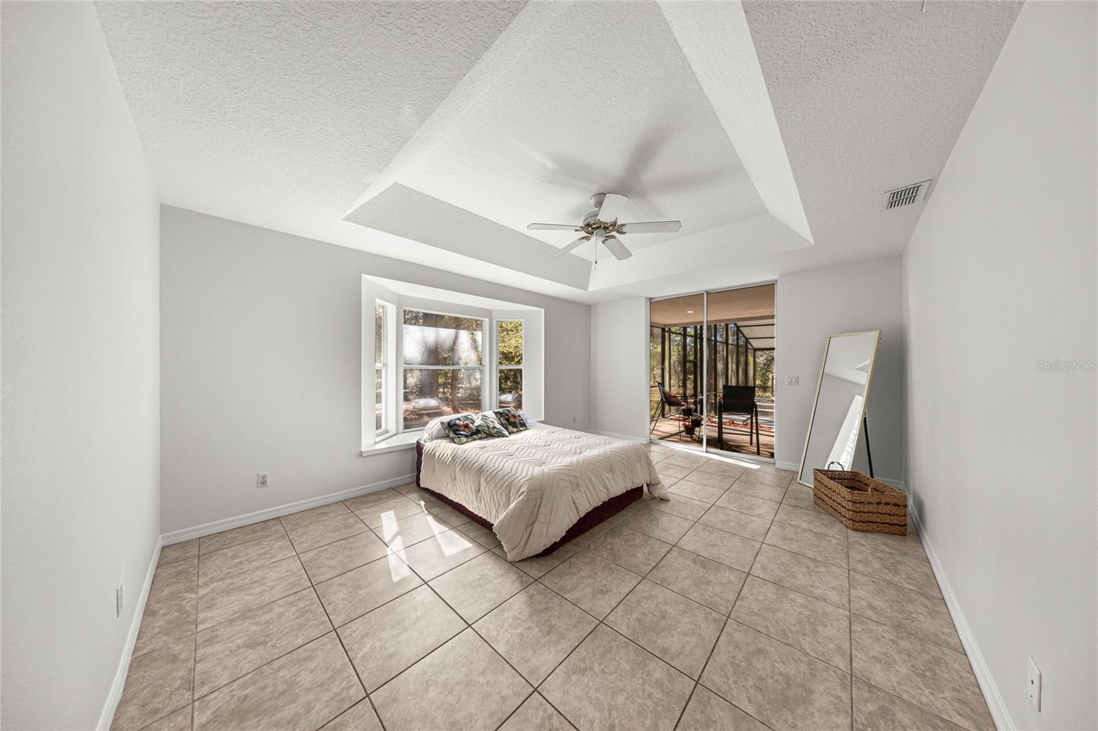 Listing photo id 23 for 9600 Holyoak Terrace