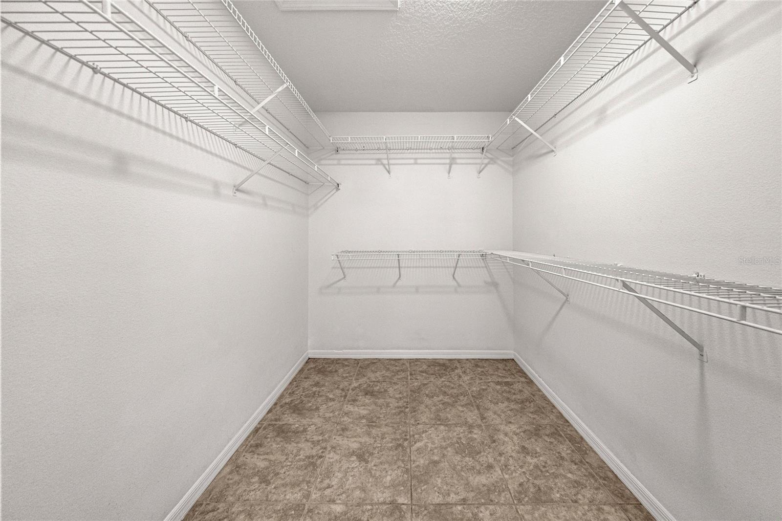 Listing photo id 25 for 9600 Holyoak Terrace