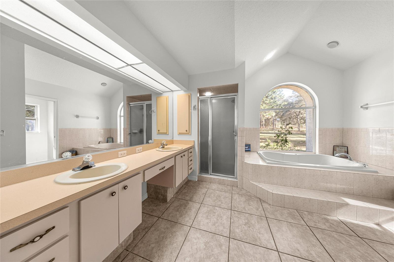 Listing photo id 26 for 9600 Holyoak Terrace