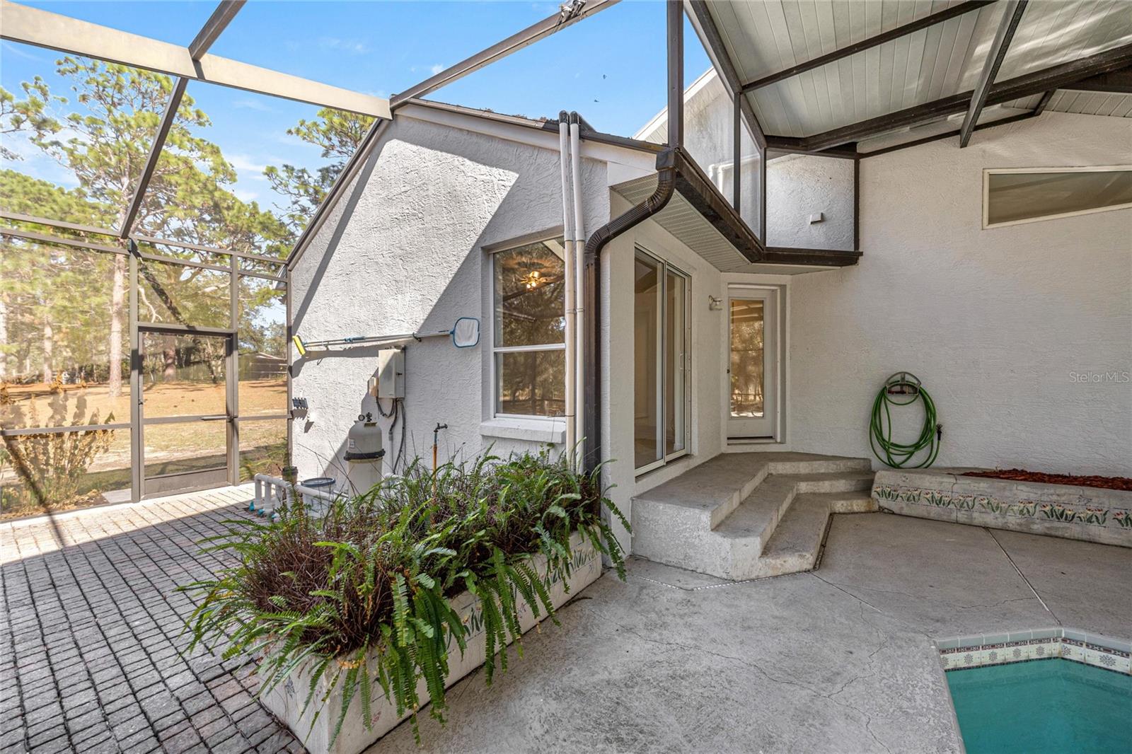 Listing photo id 35 for 9600 Holyoak Terrace