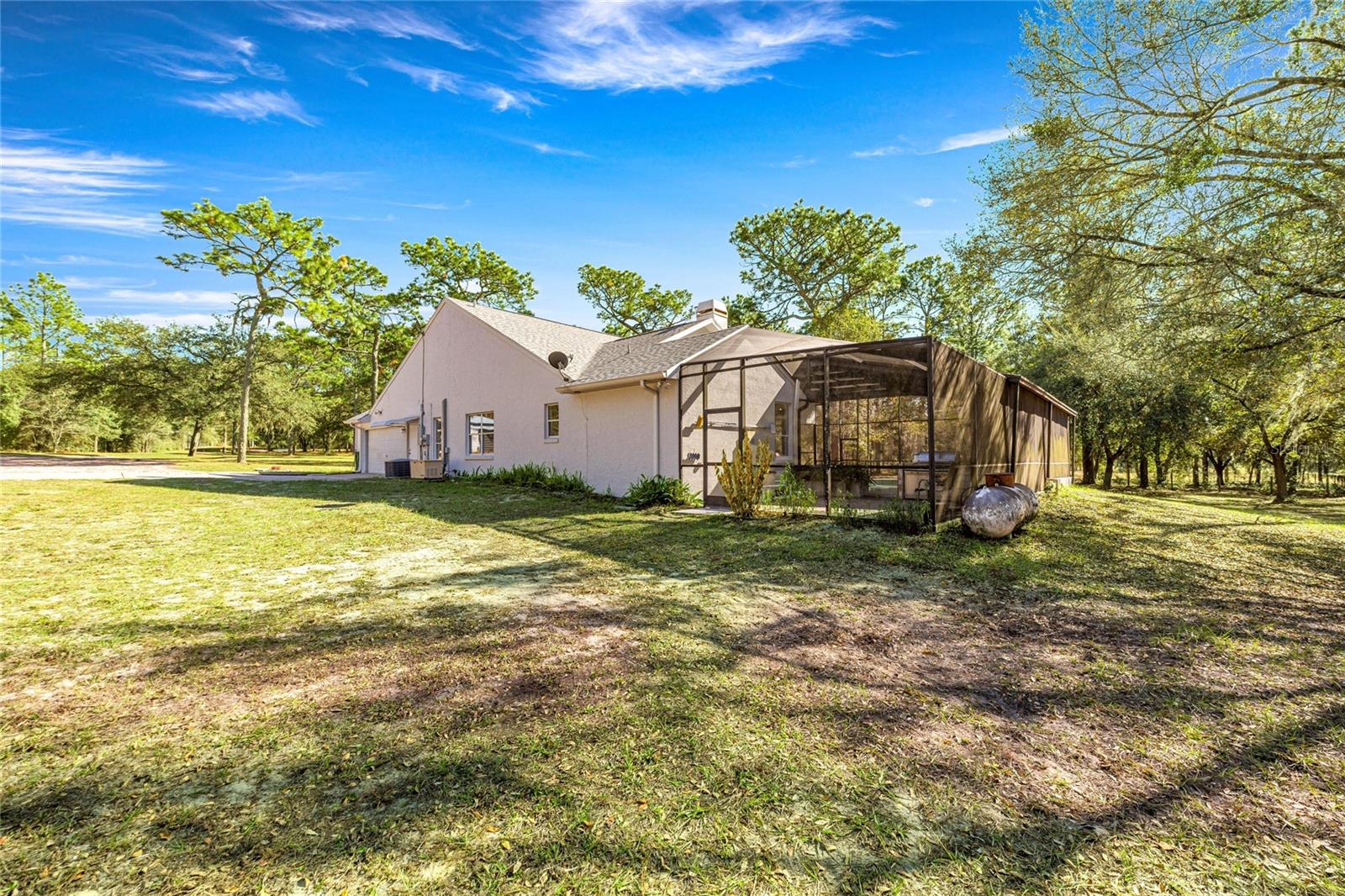 Listing photo id 40 for 9600 Holyoak Terrace