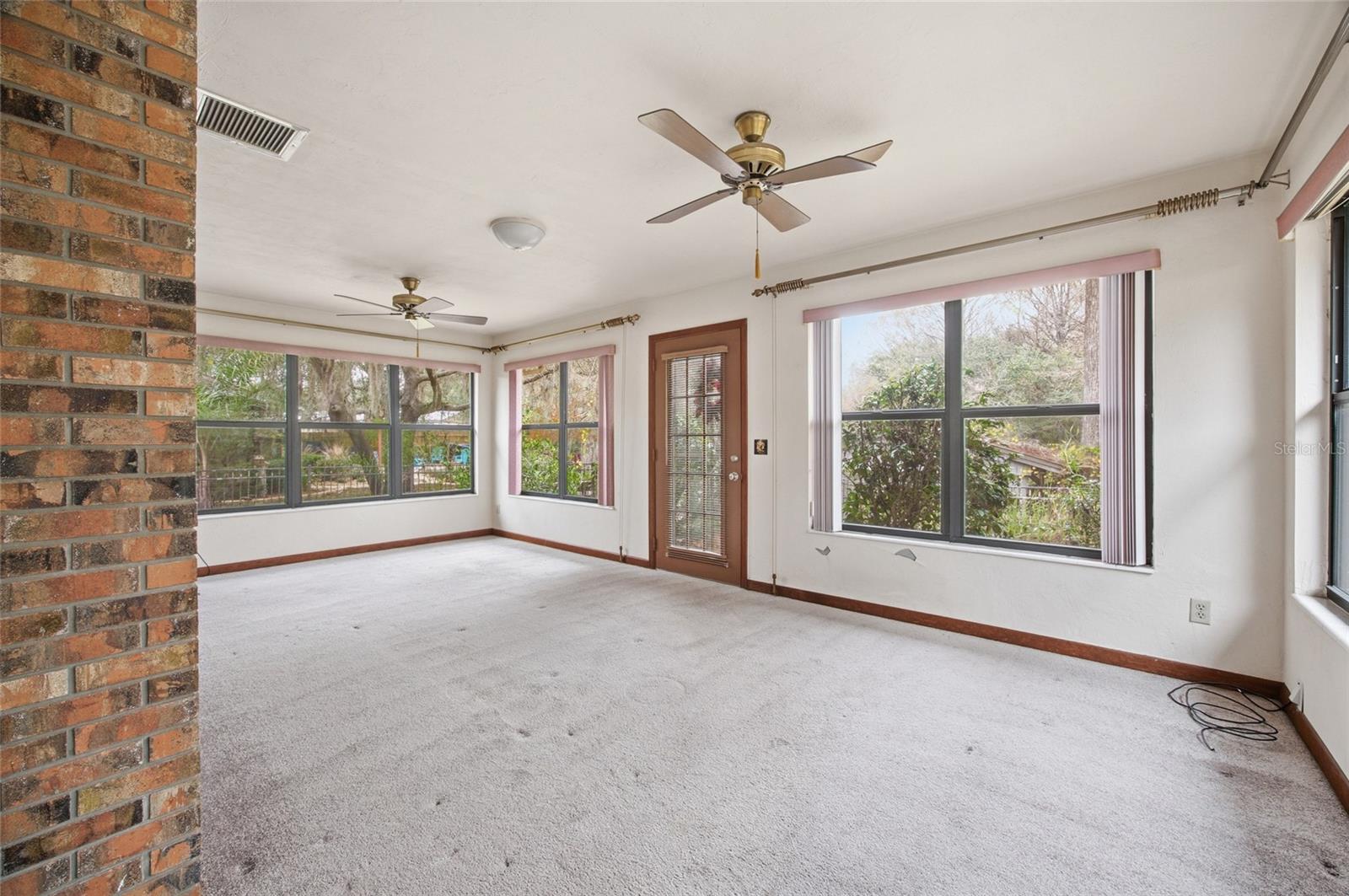 Image 15 of 41 For 3899 Riverside Drive