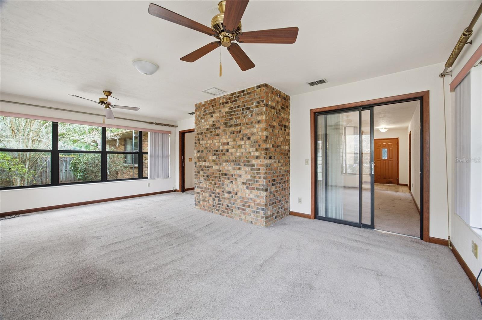 Image 17 of 41 For 3899 Riverside Drive